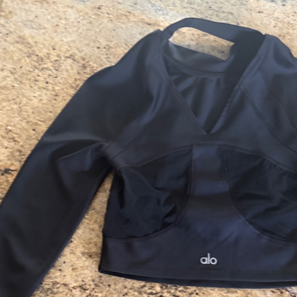ALO Yoga Navy Mock Neck Long Sleeve Crop Top - Picture 2 of 2